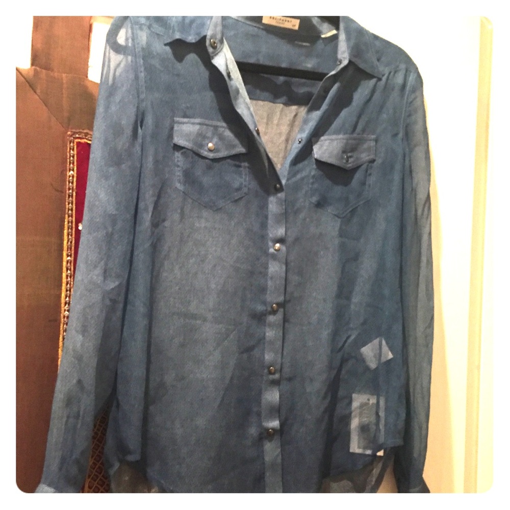 100% silk EQUIPMENT button down blouse